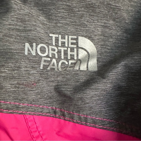 The north face girls jacket - Picture 7 of 15